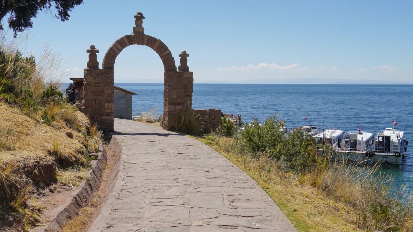 The stone arch above the landing